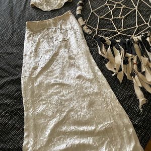 ❤️Banana Republic Champagne Velvet Maxi Skirt  xs